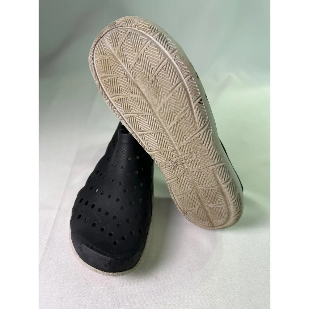 Crocs Swiftwater Wave Men's Size 9 Black White Slip On Water Sandals Beach Shoes